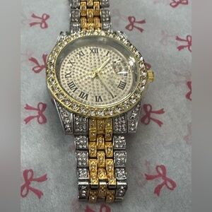 Gold and Silver Women's Watch
Affordable fashions
